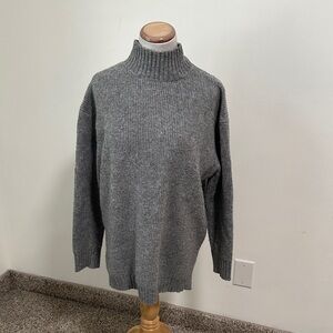🌷 NWT Cielo Oversized Turtleneck Sweater